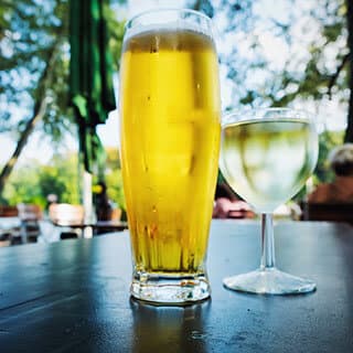 Beer garden/beer hall